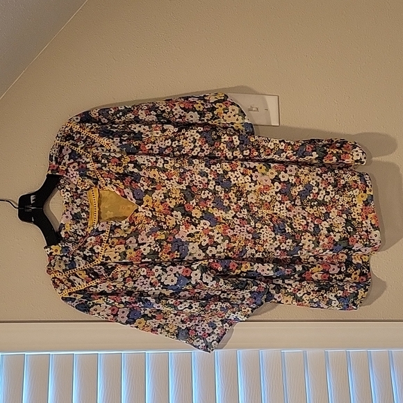 Ann Taylor blouse - Picture 2 of 2